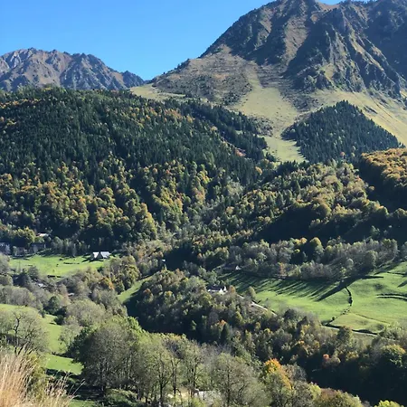 Vue Montagne * בארג'ס